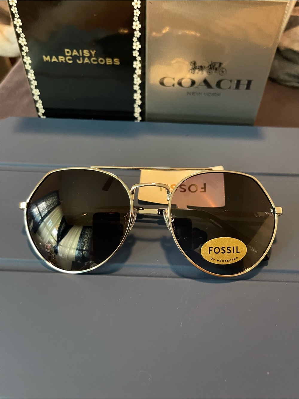 Fossil Unisex Silver Frame with Black Lenses Sunglasses